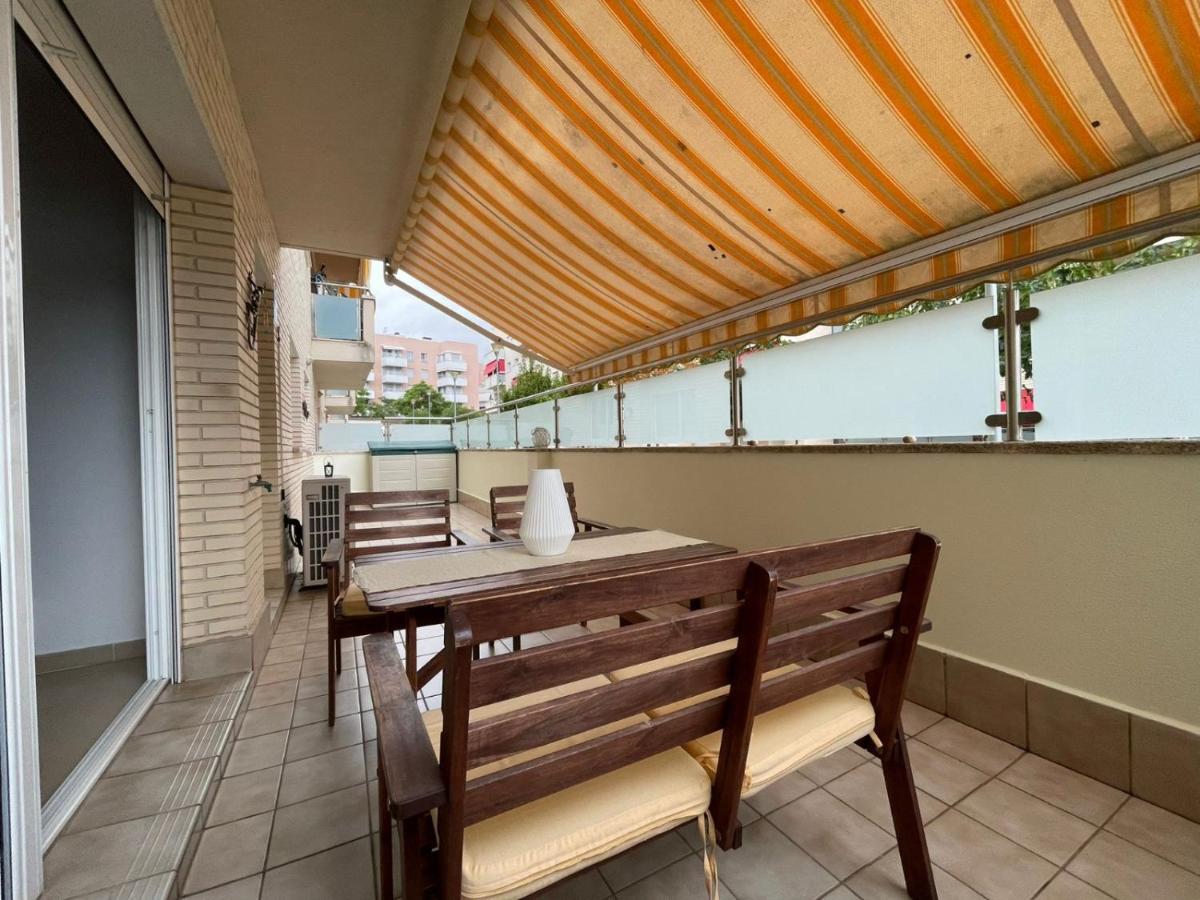70m2 2bedrooms 25m2terrace, 4pools, 3min
